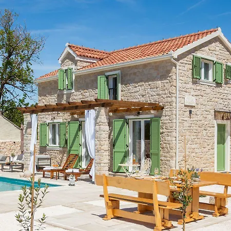 Villa Kalista *
