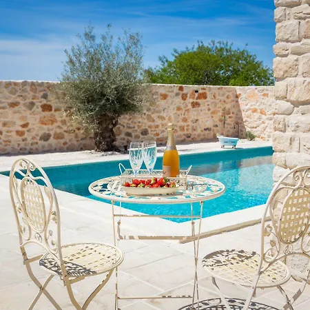 Kalista Villa